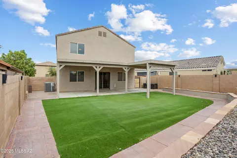Exterior - 8056 S Nautilus Dr, Tucson, AZ 85756 photo 4 of 6