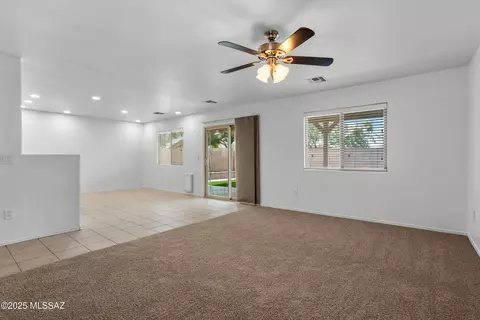 Living - 8056 S Nautilus Dr, Tucson, AZ 85756 photo 2 of 5
