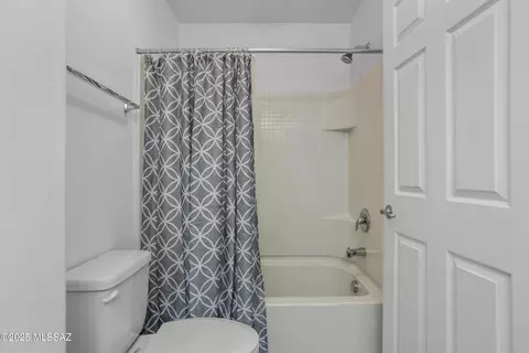 Bath - 8056 S Nautilus Dr, Tucson, AZ 85756 photo 5 of 5