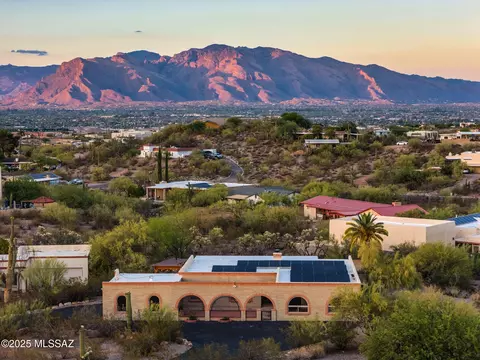 4614 N Camino De La Codorniz, Tucson, AZ 85745