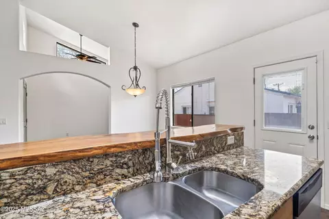 844 E Lee St, Tucson, AZ 85719 photo 13