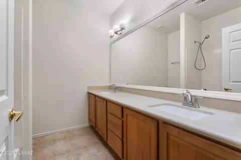 Bath - 14243 E Whisper Trl, Vail, AZ 85641 photo 5 of 6