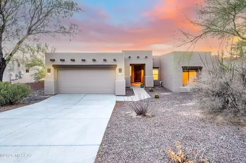 11737 N La Tanya Dr, Oro Valley, AZ 85737