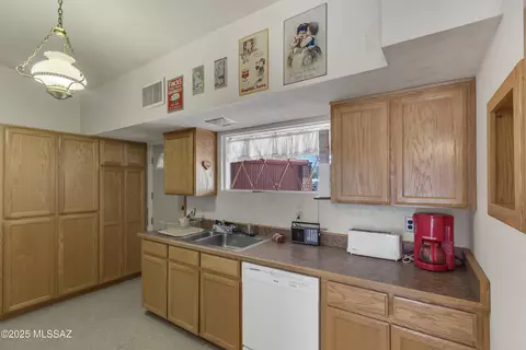 5750 E Baker St, Tucson, AZ 85711 photo 10