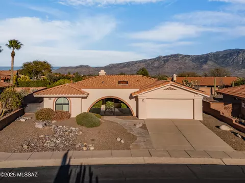 14420 N Crown Point Dr, Oro Valley, AZ 85755