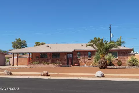 1117 S Carnegie Dr, Tucson, AZ 85710