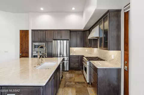 Kitchen - 8505 S Circle C Ranch Rd, Vail, AZ 85641 photo 2 of 8
