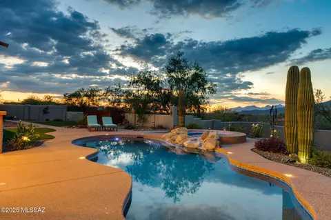 Exterior - 8505 S Circle C Ranch Rd, Vail, AZ 85641 photo 10 of 13