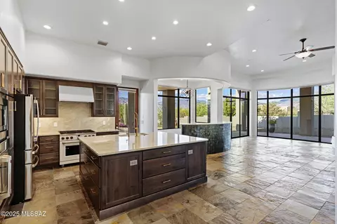 Kitchen - 8505 S Circle C Ranch Rd, Vail, AZ 85641 photo 5 of 8