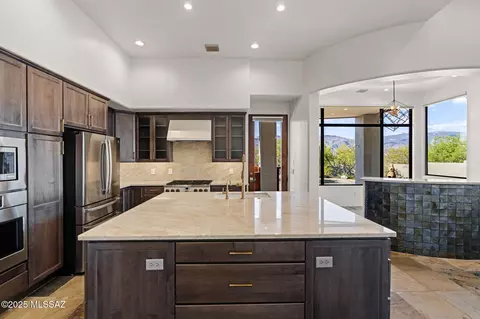 Kitchen - 8505 S Circle C Ranch Rd, Vail, AZ 85641 photo 1 of 8