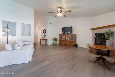 Living - 9276 E Amethyst Quartz Dr, Tucson, AZ 85747 photo 2 of 2