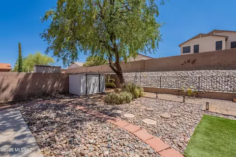 Exterior - 9276 E Amethyst Quartz Dr, Tucson, AZ 85747 photo 8 of 9