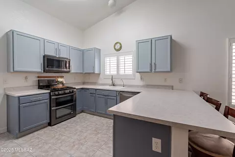 Kitchen - 9276 E Amethyst Quartz Dr, Tucson, AZ 85747 photo 1 of 3