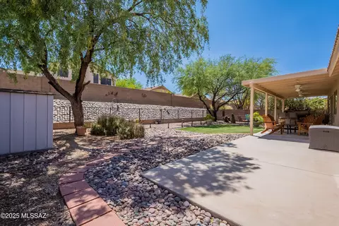 Exterior - 9276 E Amethyst Quartz Dr, Tucson, AZ 85747 photo 3 of 9