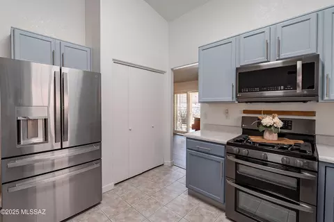Kitchen - 9276 E Amethyst Quartz Dr, Tucson, AZ 85747 photo 3 of 3