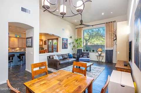 5748 N Winding Woods Pl, Tucson, AZ 85718