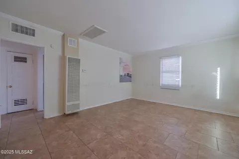 1118 E Hampton St, Tucson, AZ 85719 photo 2
