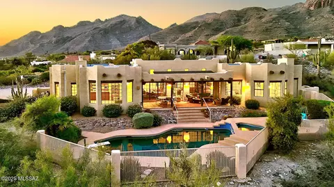 6991 N Ozona Dr, Tucson, AZ 85718
