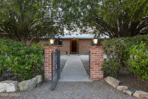 5614 W Wyoming St, Tucson, AZ 85757