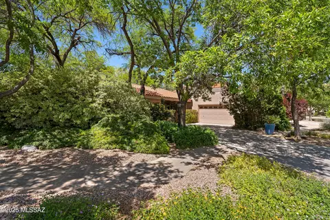 3061 N Willow Creek Dr, Tucson, AZ 85712 photo 6