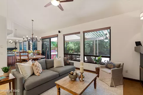 3061 N Willow Creek Dr, Tucson, AZ 85712 photo 10