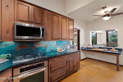3061 N Willow Creek Dr, Tucson, AZ 85712 photo 14