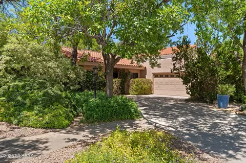 3061 N Willow Creek Dr, Tucson, AZ 85712 photo 4
