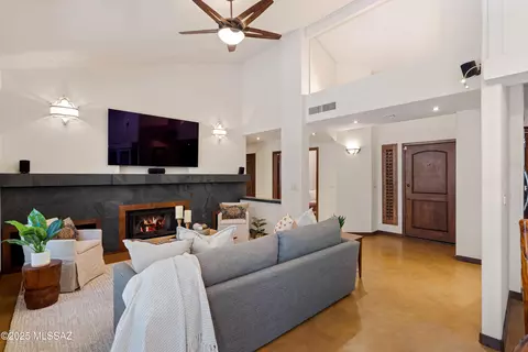 3061 N Willow Creek Dr, Tucson, AZ 85712 photo 8