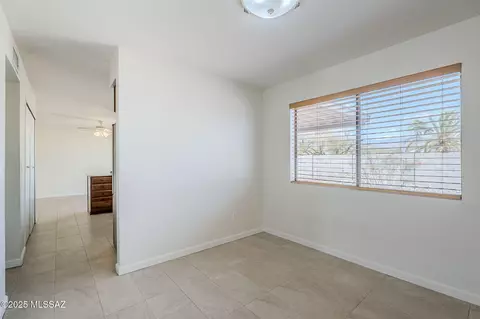 9415 E Simon Pl, Tucson, AZ 85710 photo 8
