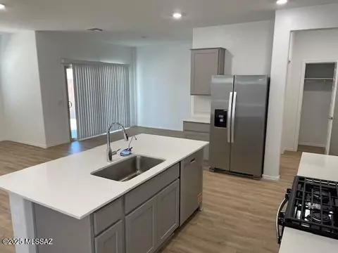 Kitchen - 12181 E Morris Carson Dr, Vail, AZ 85641 photo 2 of 4