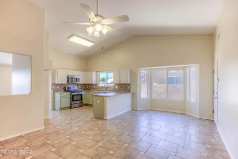 Kitchen - 9620 E Paseo San Bernardo, Tucson, AZ 85747 photo 5 of 5