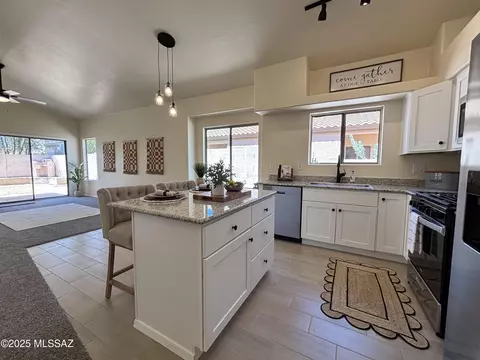 6159 W Sandburg Ct, Tucson, AZ 85743