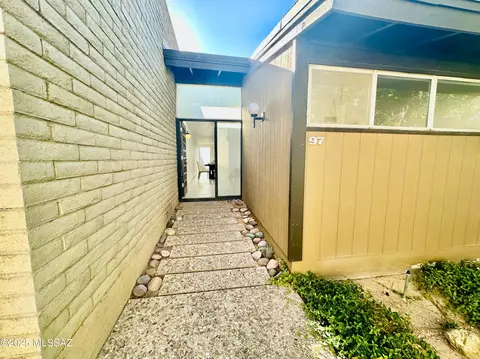5701 E Glenn St #97, Tucson, AZ 85712
