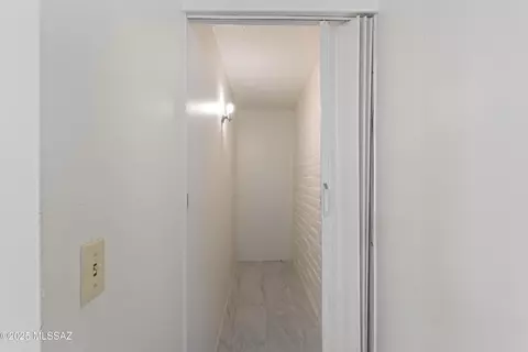 Entry Way - 402 E Jacinto St, Tucson, AZ 85705 photo 1 of 2
