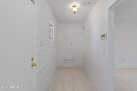 Entry Way - 402 E Jacinto St, Tucson, AZ 85705 photo 2 of 2