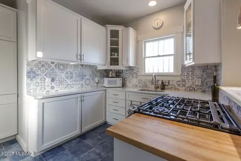 Kitchen - 16 E 15th St, Tucson, AZ 85701 photo 4 of 4