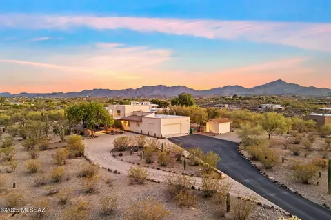 6121 N Desert Willow Dr, Tucson, AZ 85743