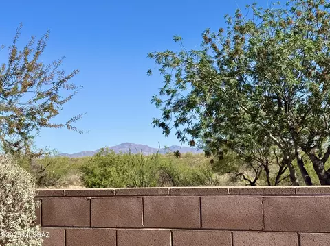 Exterior - 7168 E Bloomtree Ln, Tucson, AZ 85756 photo 6 of 8