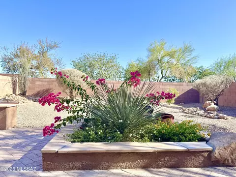 Exterior - 7168 E Bloomtree Ln, Tucson, AZ 85756 photo 8 of 8