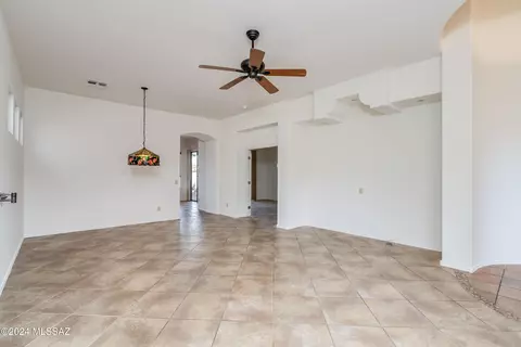 Living - 63572 E Holiday Dr, Saddlebrooke, AZ 85739 photo 1 of 4