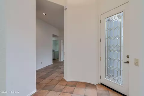 Entry Way - 63572 E Holiday Dr, Saddlebrooke, AZ 85739 photo 2 of 2