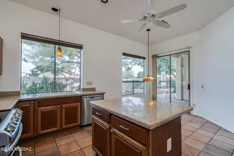 Kitchen - 63572 E Holiday Dr, Saddlebrooke, AZ 85739 photo 5 of 5