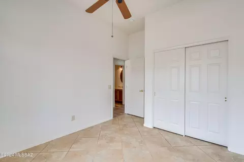 Bedroom - 63572 E Holiday Dr, Saddlebrooke, AZ 85739 photo 1 of 1