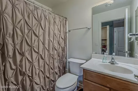 Bath - 6646 E Splendid Ln, Tucson, AZ 85756 photo 1 of 1