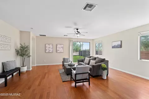 7183 S Valley Stream Dr, Tucson, AZ 85757