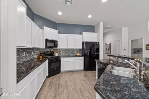 Kitchen - 8984 E Wright School Loop, Tucson, AZ 85715 photo 5 of 5