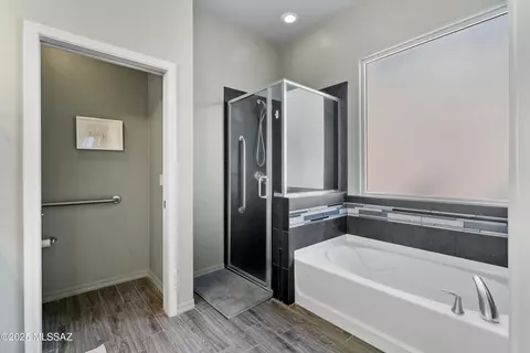 Bath - 8984 E Wright School Loop, Tucson, AZ 85715 photo 3 of 3