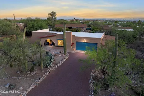 3562 E Lizard Rock Pl, Tucson, AZ 85718
