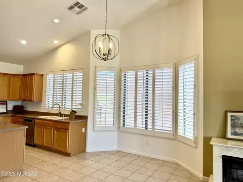 Kitchen - 63243 E Mountain Wood Dr, Tucson, AZ 85739 photo 4 of 5
