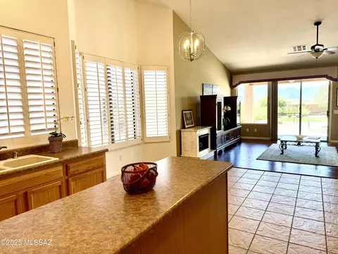 Kitchen - 63243 E Mountain Wood Dr, Tucson, AZ 85739 photo 5 of 5